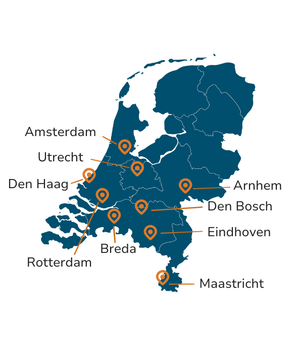 kaart-justiz Kaart van Nederland met oranje pins en plaatsnamen erin die locaties van Justiz aantonen.